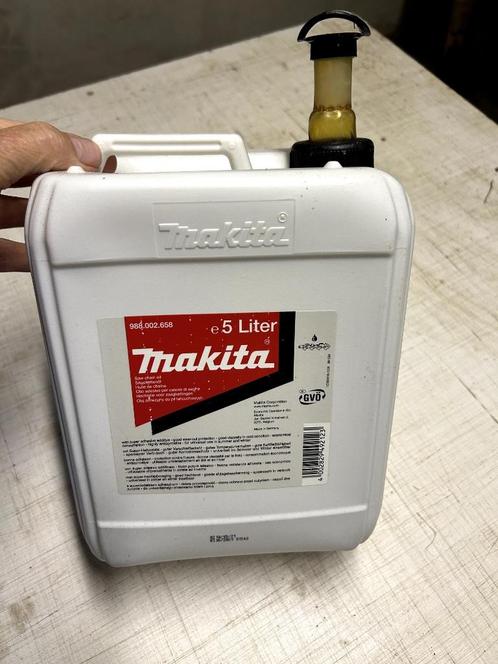 MAKITA kettingzaagolie - ruim 4 Liter, Tuin en Terras, Hand-tuingereedschap, Nieuw, Overige soorten, Ophalen
