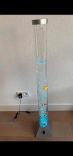 Decoratieve lamp met vissen., Huis en Inrichting, Lampen | Vloerlampen, Ophalen of Verzenden, Zo goed als nieuw, Kunststof, 100 tot 150 cm
