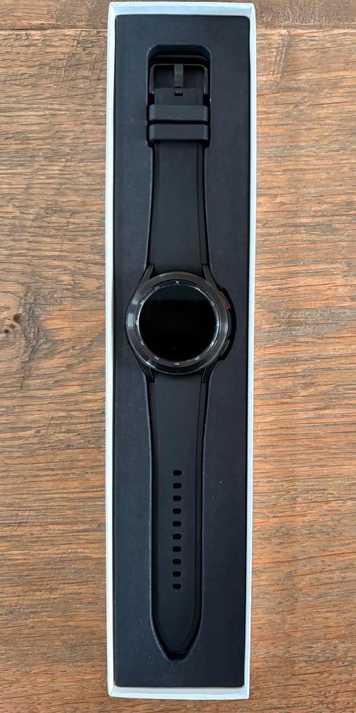 Samsung Galaxy Watch4 Classic, Sieraden, Tassen en Uiterlijk, Smartwatches, Zo goed als nieuw, Zwart, Ophalen of Verzenden