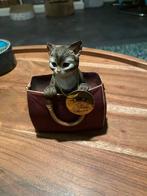 Poezenbeeld poes in tas leonardo collection, Ophalen of Verzenden, Zo goed als nieuw, Dier