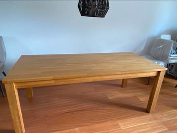 Mooie hardhouten eettafel 200 x 89 x 76,5 cm (lxbxh) beschikbaar voor biedingen