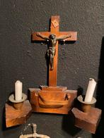 Vintage kruis wandstuk met kandelaars – religieus decor, Ophalen of Verzenden
