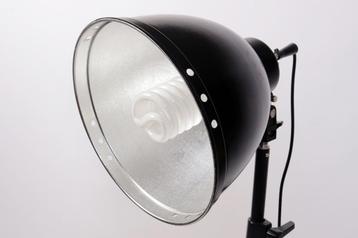Continulicht reflector met E27 fitting en 5500k lamp 45 W. beschikbaar voor biedingen