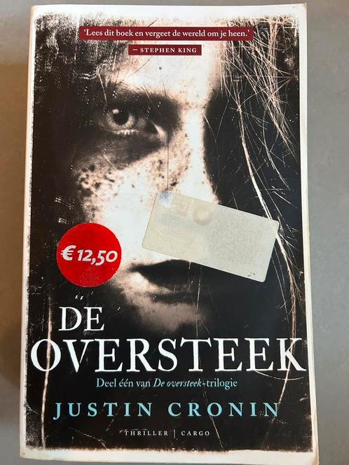 Justin Cronin - De oversteek, Boeken, Thrillers, Zo goed als nieuw, Nederland, Ophalen of Verzenden