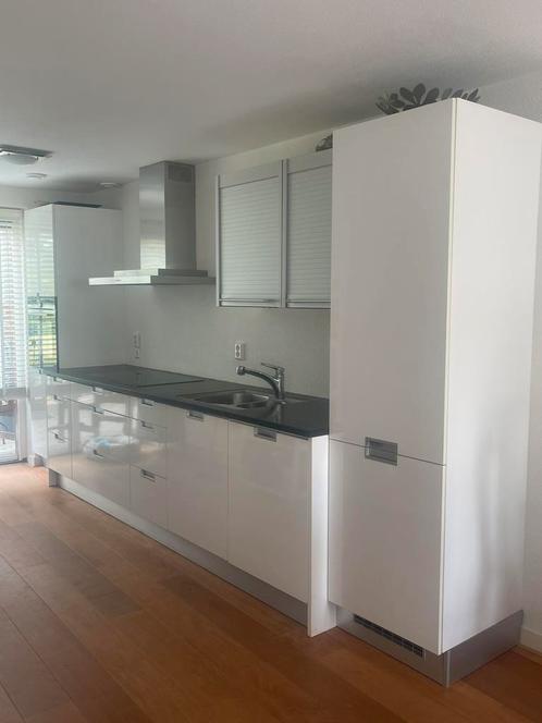 Hoogglans witte keuken (moet snel weg), Huis en Inrichting, Keuken | Complete keukens, Gebruikt, Wit, Graniet of Steen, Hoogglans of Gelakt