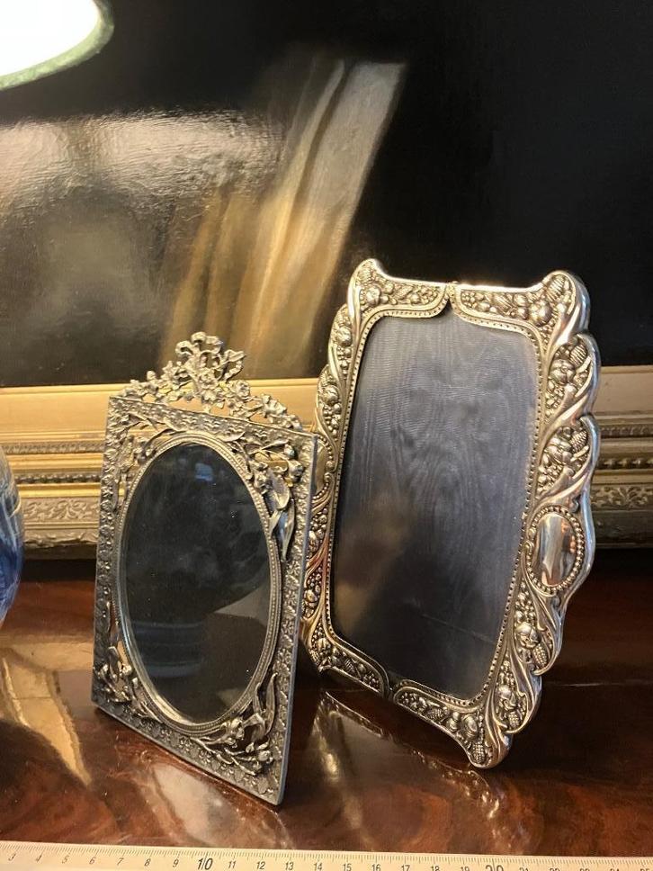 Twee klassieke vintage fotolijsten, Antiek en Kunst, Curiosa en Brocante, Ophalen of Verzenden