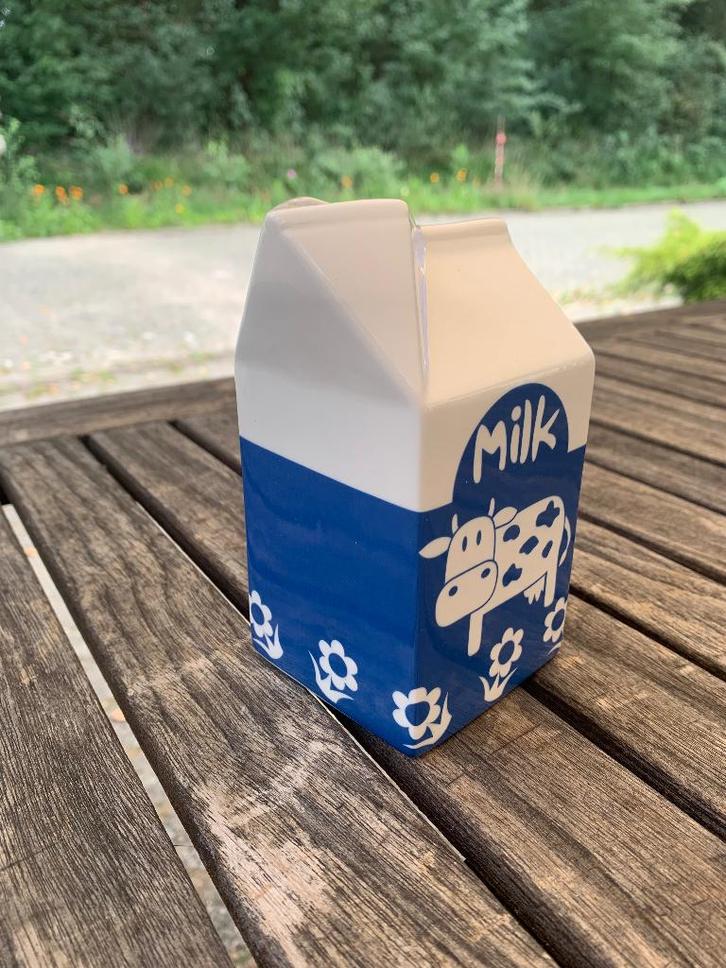 Melkpak vaasje | keramiek | 1/2 ltr, Huis en Inrichting, Woonaccessoires | Vazen, Zo goed als nieuw, Blauw, Minder dan 50 cm, Aardewerk of Porselein
