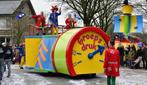 Zelfrijdende carnavalswagen thema groepsdruk, Ophalen