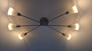 Plafondlamp beschikbaar voor biedingen