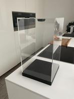 Vitrine 50cm hoog 30cm breed zware houten voet led verlicht, Hobby en Vrije tijd, Ophalen, Zo goed als nieuw