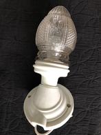 antieke / vintage wandlamp wit keramiek, Glas, Zo goed als nieuw, Antiek, Ophalen