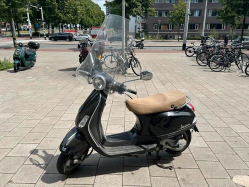 Vespa LX 25 km/u – 4-takt – 2011 – <10.000 km, Fietsen en Brommers, Snorfietsen en Snorscooters, Gebruikt, Vespa, Ophalen