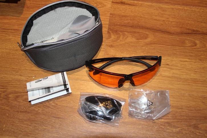 zonnebrillen diversen, Sieraden, Tassen en Uiterlijk, Zonnebrillen en Brillen | Heren, Nieuw, Overige merken, Overige kleuren