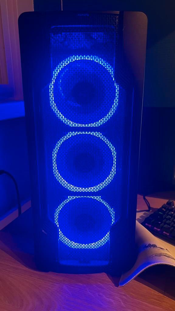 Starter gaming pc, Computers en Software, Desktop Pc's, Zo goed als nieuw, 3 tot 4 Ghz, HDD, SSD, 16 GB, Met videokaart, Met monitor