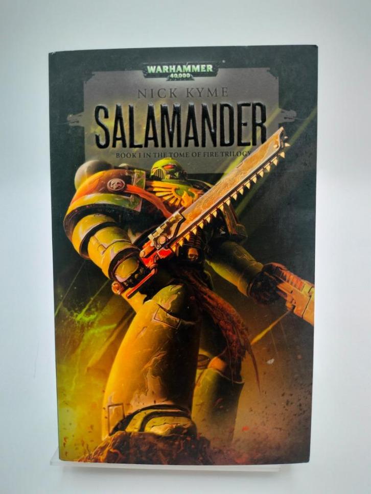 Salamander, Tome of Fire #1, Warhammer 40k, paperback, Hobby en Vrije tijd, Wargaming, Gebruikt, Warhammer 40000, Boek of Catalogus