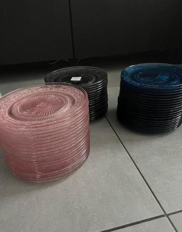 Mooie roze ontbijtborden 21 stuks beschikbaar voor biedingen
