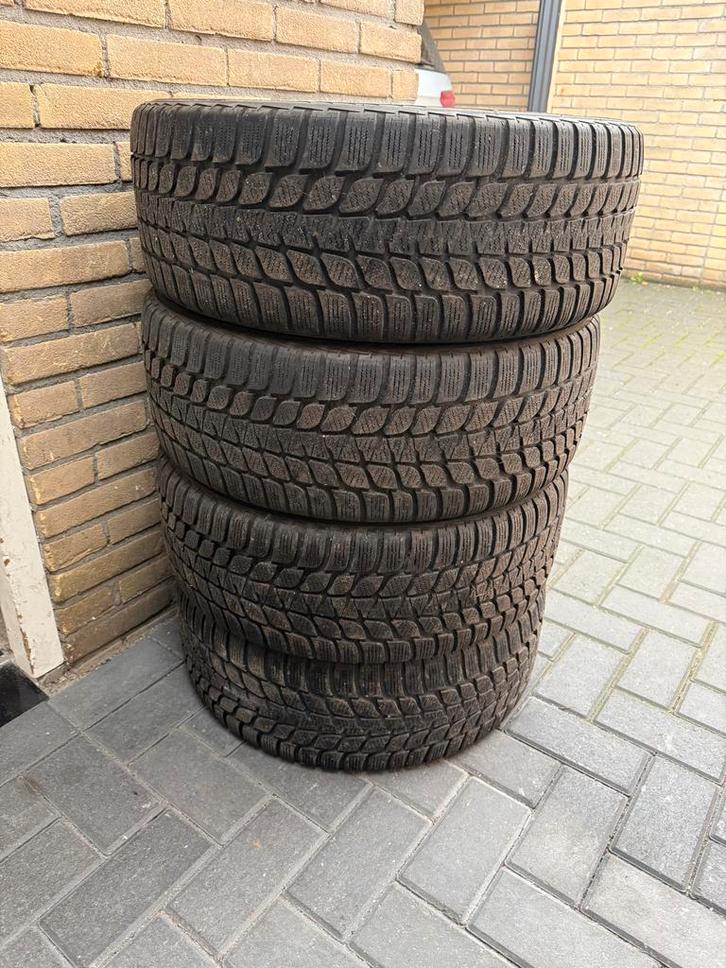 Bridgestone Blizzak LM-25V Winterbanden 225 45 R18, Auto-onderdelen, Banden en Velgen, Band(en), Winterbanden, 18 inch, 225 mm