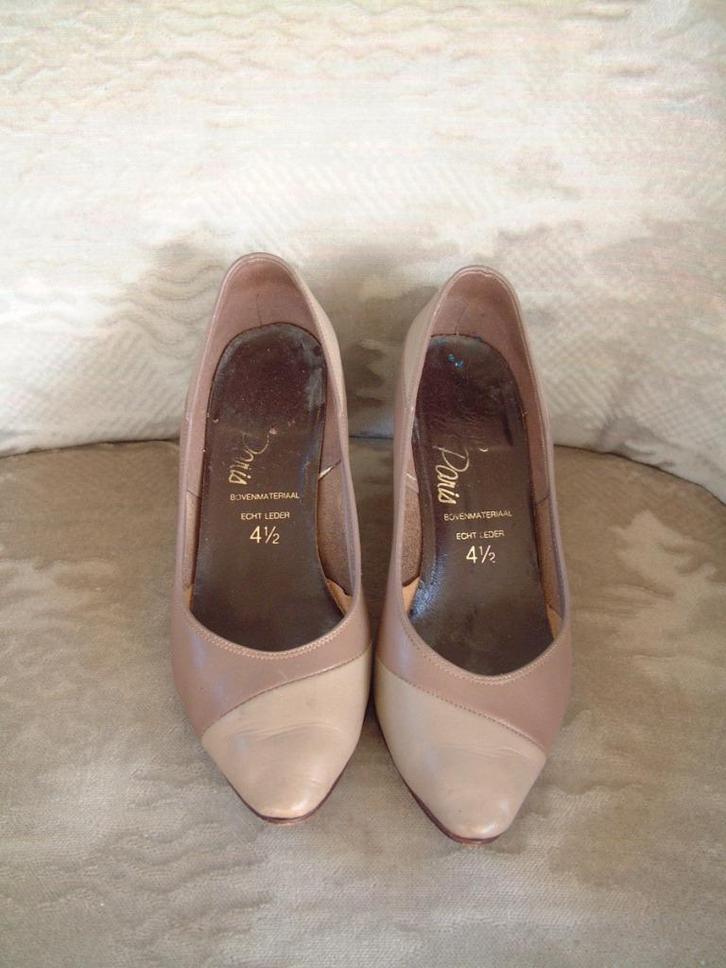 Nette vintage beige leren leer dames hak schoenen maat 4 1/2, Kleding | Dames, Schoenen, Zo goed als nieuw, Beige, Ophalen of Verzenden
