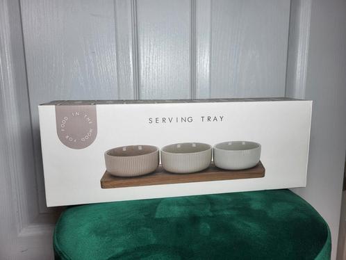 NIEUW Serving tray met keramische schaaltjes, Jens living, Huis en Inrichting, Keuken | Servies, Nieuw, Schaal of Schalen, Overige stijlen