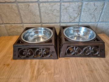 Voerbak waterbak hond kat brocant  beschikbaar voor biedingen