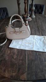 Guess Beige Handtas Nog Nieuw ., Ophalen of Verzenden, Zo goed als nieuw, Zilver