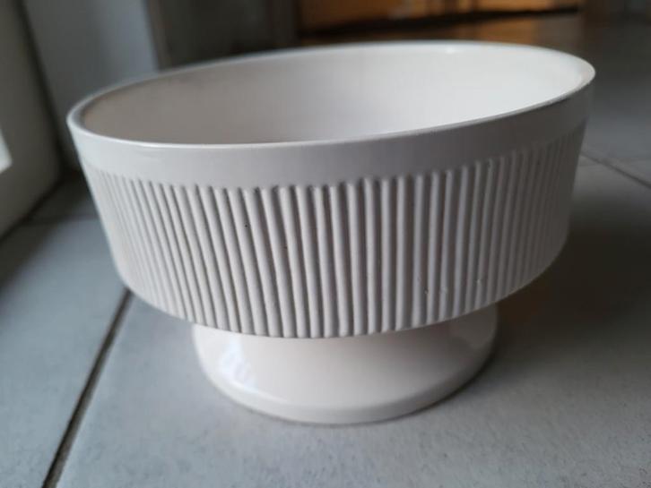 Vintage Witte Bloempot op Voet - 16cm, Tuin en Terras, Bloempotten, Gebruikt, Aardewerk, Binnen, Balkon, Tuin, Minder dan 40 cm