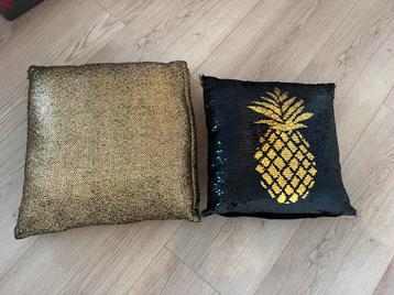 Sierkussens goud/zwart  beschikbaar voor biedingen