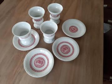 Heinrich koffiemokken met schoteltjes beschikbaar voor biedingen