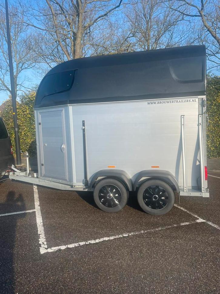 SIRIUS S75 03-2023 nieuwstaat, Dieren en Toebehoren, Paarden en Pony's | Trailers en Aanhangwagens, Zo goed als nieuw, 2-paards trailer