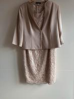 Prachtige Beige jurk met Jasje.(kleur niet goed op de foto), Kleding | Dames, Ophalen of Verzenden, Zo goed als nieuw, Beige, Trouwjurk