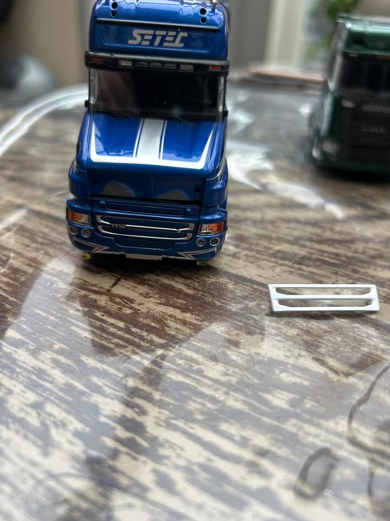Scania T Gril Gezocht, Hobby en Vrije tijd, Modelauto's | 1:50, Ophalen of Verzenden, Gebruikt, Bus of Vrachtwagen, Tekno