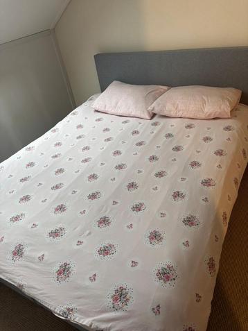 Bed ikea