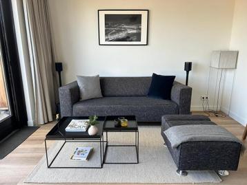 Design on Stock 2,5-zits bank met hocker – in goede staat beschikbaar voor biedingen