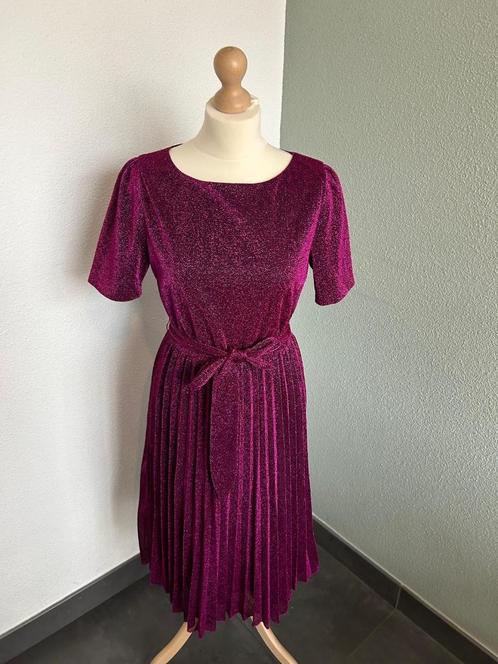 King Louie maat M NIEUWE glitter jurk roze 76, Kleding | Dames, Jurken, Nieuw, Maat 38/40 (M), Roze, Knielengte, Ophalen of Verzenden
