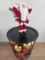 Bijzettafel gevuld met kerstballen en een kerstman, Huis en Inrichting, Tafels | Bijzettafels, Ophalen, Zo goed als nieuw