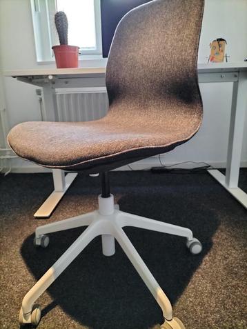 Bureastoel met wielen beschikbaar voor biedingen