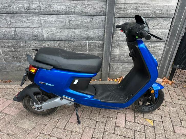 NIU M+ Sport, Fietsen en Brommers, Scooters | Overige merken, Gebruikt, Maximaal 45 km/u, Elektrisch, Ophalen