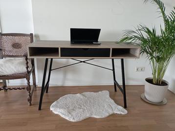 Bureau zgan beschikbaar voor biedingen