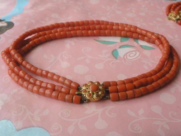Zeeuwse Bloedkoraal ketting met Gouden slot 1958-1988, Sieraden, Tassen en Uiterlijk, Antieke sieraden, Ketting, Goud, Met edelsteen