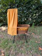 Rotan vintage poppenbedje, Ophalen, Zo goed als nieuw, Babypop