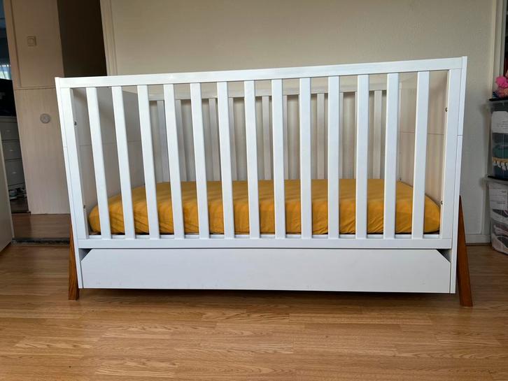Complete babykamer (bed, kast, commode) Bellamy Lotta snow., Kinderen en Baby's, Kinderkamer | Complete kinderkamers, Gebruikt