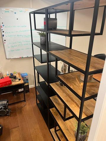 2 Mooie Kasten: Zwart & Hout, 210x80x40cm beschikbaar voor biedingen