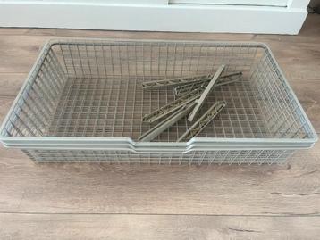 Draadmanden Ikea Pax kast beige