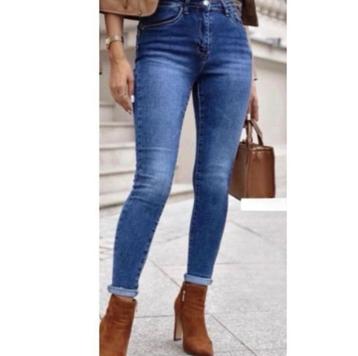 Dames skinny jeans beschikbaar voor biedingen