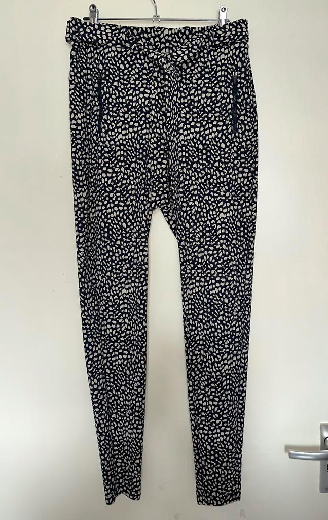 Nieuwe Margot smal dot broek S Studio Anneloes, Kleding | Dames, Broeken en Pantalons, Nieuw, Maat 38/40 (M), Overige kleuren