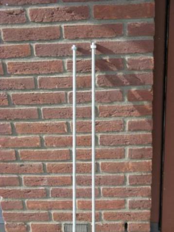 2 schroefeinde á 1 meter dikte 1 cm. En één van 1 meter dikt beschikbaar voor biedingen