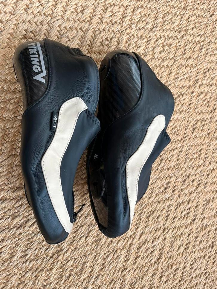 Viking Silver schoenen maat 40 vrijwel ongebruikt, Sport en Fitness, Schaatsen, Zo goed als nieuw, Noren, Viking, Ophalen of Verzenden