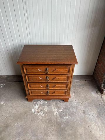 Eiken ladekastje (4 lades)