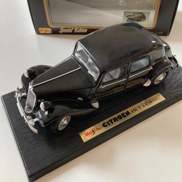 Citroën Traction Avant van Maisto 1:18 beschikbaar voor biedingen