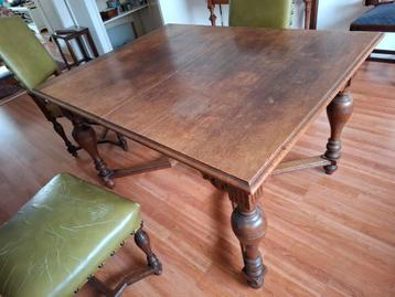 Hobbyproject: massief houte eettafel met 5 stoelen beschikbaar voor biedingen